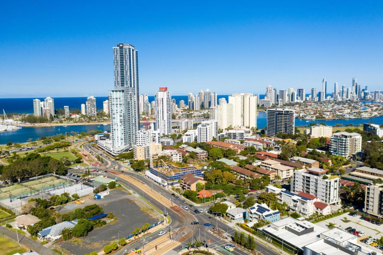 Aquarius Gold Coast Hostel ภายนอก รูปภาพ