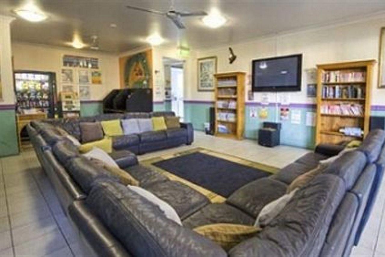 Aquarius Gold Coast Hostel ภายนอก รูปภาพ