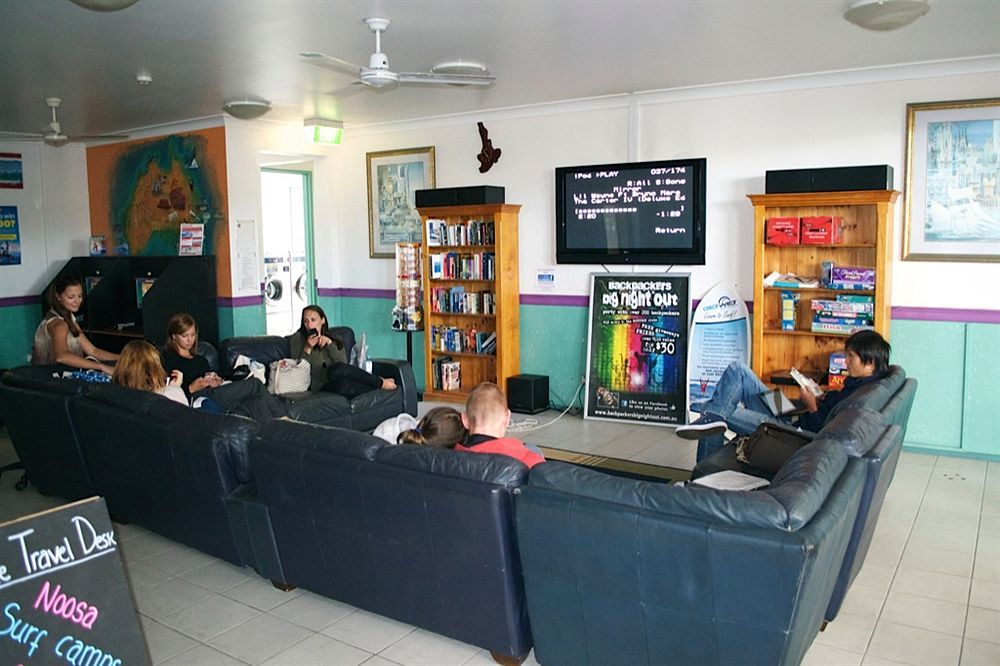 Aquarius Gold Coast Hostel ภายนอก รูปภาพ