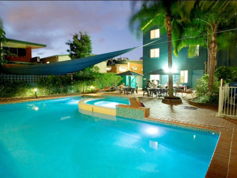 Aquarius Gold Coast Hostel ภายนอก รูปภาพ